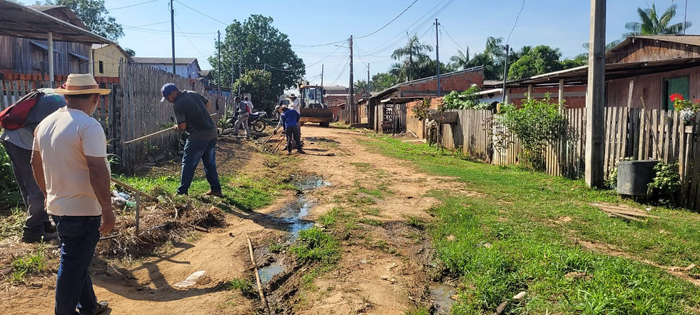 Prefeitura de Bujari realiza ação de limpeza e retirada de entulhos na Rua Manoel Joaquim de Souza