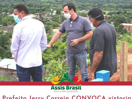 Prefeito vistoria praça Henoch Timóteo e solicita a construtora soluções para problemas encontrados