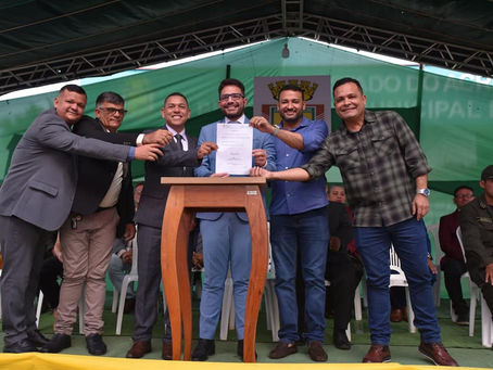 Prefeitura realiza lindo desfile cívico em comemoração ao aniversário de emancipação política de Assis Brasil - 48 anos