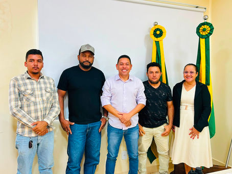 Prefeito Jerry recebe vereadora Antônia Cavalcante e moradores do Ramal do Km 88 para tratar de melhorias na zona rural