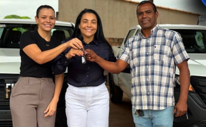 Prefeita Rosana Gomes entrega novos maquinários e veículos para fortalecer serviços em Senador Guiomard