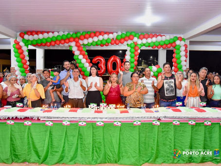 Junto com a população, vereadores e autoridades comemoram os 30 anos de emancipação de Porto Acre