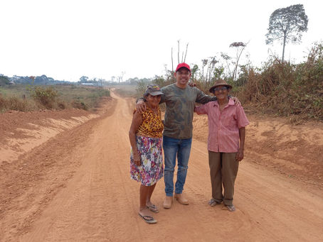 Domingo: prefeito Jerry vistoria obras em ramais e almoça com extrativistas