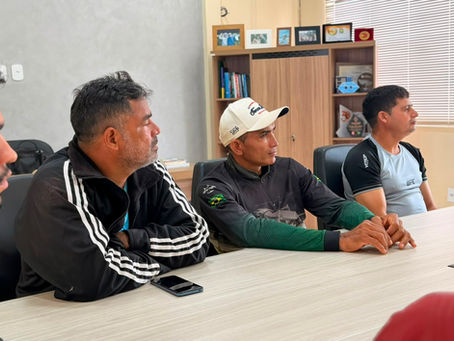 Prefeito Jerry Correia reúne lideranças rurais para planejar novas entregas de tratores agrícolas em Assis Brasil