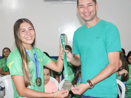 Porto Acre recebe campeãs do handebol Sub-18 com festa e orgulho