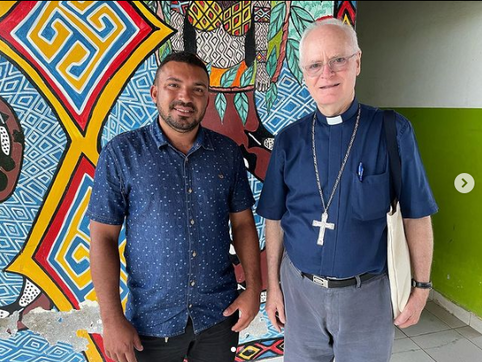 Prefeito se reúne com cardial e padre para debater ações sociais e apoio da Igreja