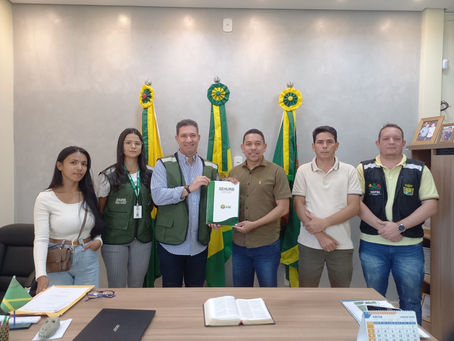 Prefeito Jerry recebe Secretário de Estado de Habitação e confirma construção de moradias em Assis Brasil