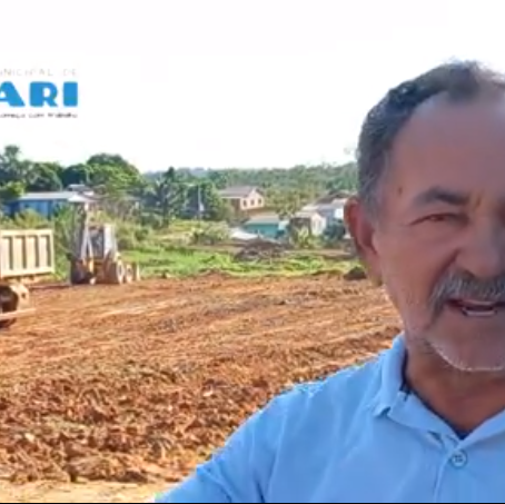 Prefeito Padeiro e Vice Francisco Bessa acompanham terraplanagem para instalação da Quadra Municipal