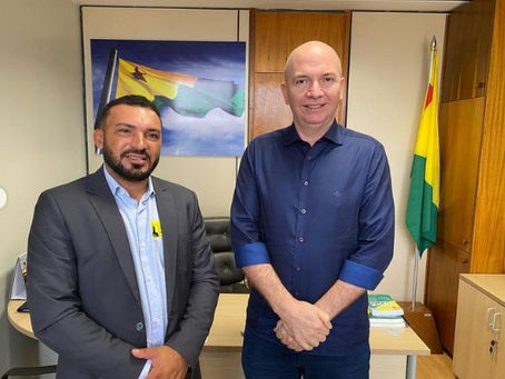 Prefeito de Jordão e deputado Gerlen Diniz discutem projetos para o município