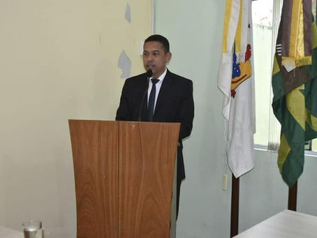 Prefeito prestigia primeira sessão do ano de 2022 da Câmara Municipal