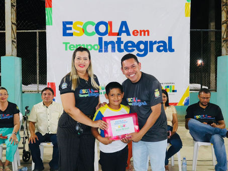 Prefeitura de Assis Brasil lança Programa de Escola em Tempo Integral com grande solenidade