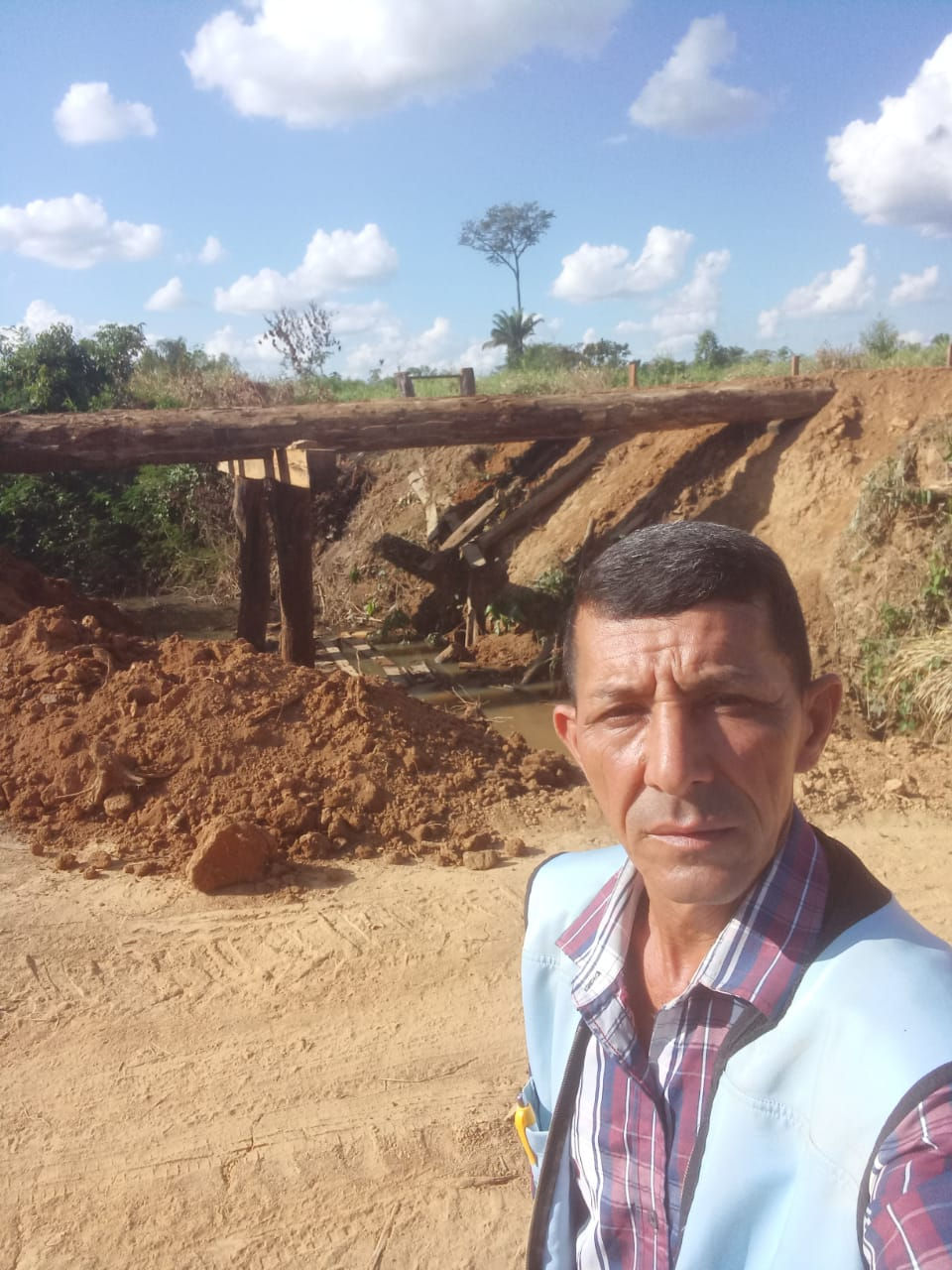 Por indicação do vereador Beto Trazibe, Prefeitura constrói ponte na linha 3, ramal Campo Novo