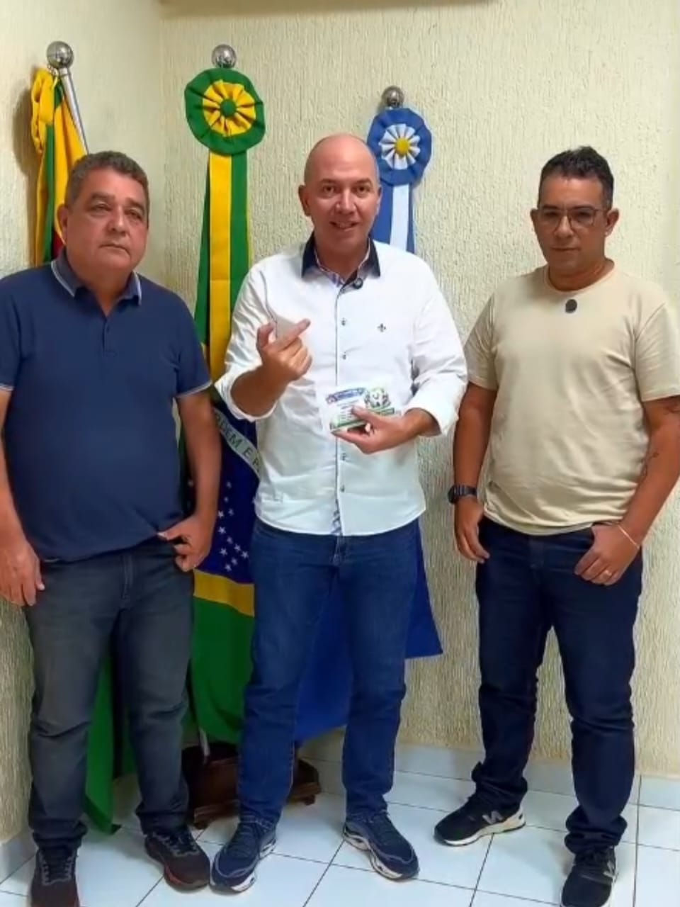 Prefeito Gerlen Diniz confirma a distribuição de Kit de saúde bucal para estudantes de Sena Madureira