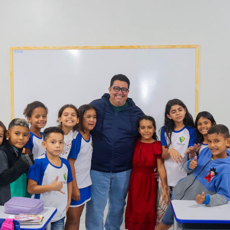 Prefeito Carlinhos do Pelado visita a primeira Escola Municipal em Tempo Integral 