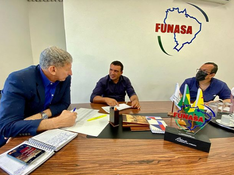 Naudo busca na Funasa novos projetos de saneamento para Jordão