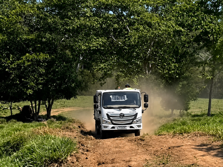 Prefeitura de Sena Madureira disponibiliza caminhão para transportar farinha e borracha de produtores