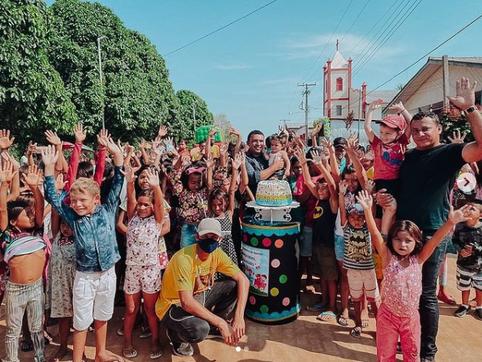 Prefeito celebra o dia das crianças em Jordão e faz a festa da criançada com apoio de voluntários