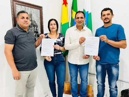 Prefeito Valdélio Furtado assina cinco ordens de serviços para implantação do sistema de abastecimento de água nas comunidades dos Castelos, Evangélica Acuriá, Belfort, Pau Brasil e Fazenda Natal