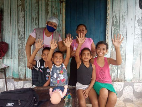 Prefeitura distribui lembrancinhas as mulheres do município do programa SCFV