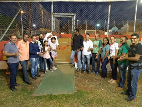 Prefeitura investe 29 mil reais e reinaugura Quadra de Esportes Roberto Bastos