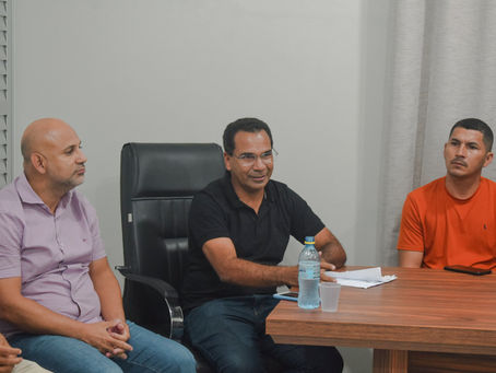 Prefeito Jailson Amorim recebeu em seu gabinete, o gerente do Banco da Amazônia, o Sr. Marlon