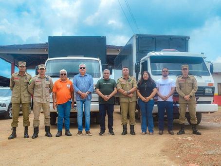 Prefeito Mazinho Serafim vistoria abrigos, bairros atingidos pela cheia do Rio Iaco e entrega caminhões ao Corpo de Bombeiros 