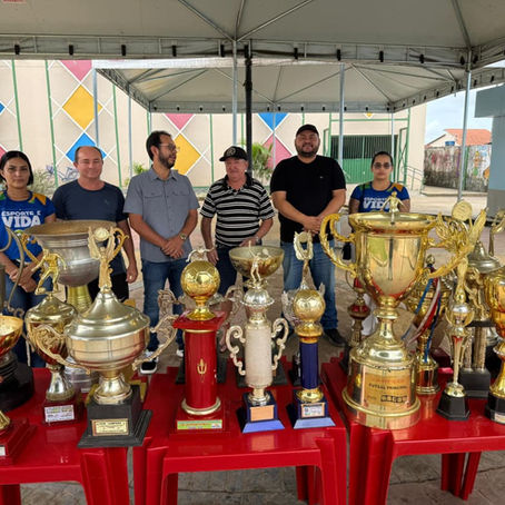 Brasiléia recebe doação de mais de 30 troféus históricos de dirigente da Ponte Preta