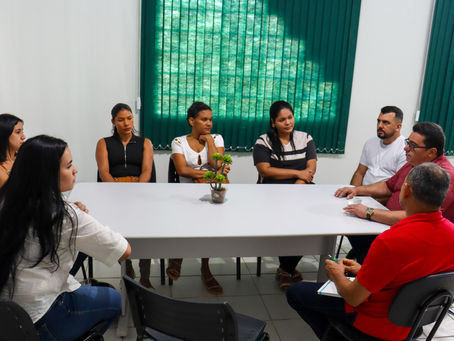 Prefeito Carlinhos do Pelado visita Secretaria de Saúde de Brasiléia