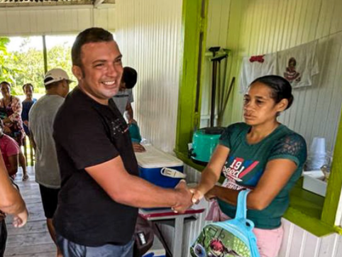 Prefeito leva ação de saúde médica e odontológica paraa comunidade do igarapé Nazaré
