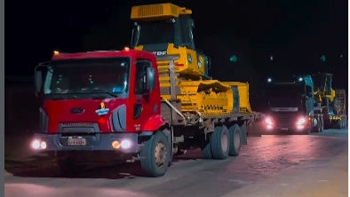 A Prefeitura de Tarauacá, por meio da Secretaria Municipal de Obras, celebra um importante avanço com a chegada de novas máquinas e equipamentos que irão reforçar os serviços durante a Operação Verão – Prefeitura em Ação 2026.
