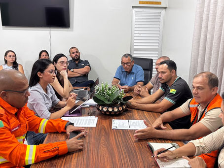 A Prefeitura de Rodrigues Alves, por meio da Defesa Civil Municipal, realizou uma reunião para discutir ações de prevenção, preparação e enfrentamento aos impactos das mudanças climáticas no município
