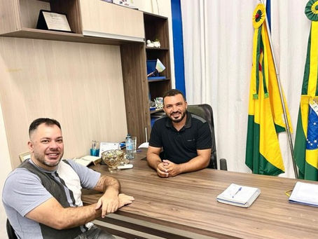 Prefeito Naudo Ribeiro recebe representante do Sebrae na região do Juruá e dialoga parcerias para o desenvolvimento de Jordão