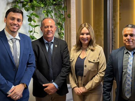 Trabalho e Compromisso por Acrelândia: Reunião com Socorro Neri em busca recursos para o município