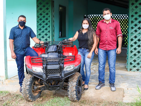 Prefeito Naudo Ribeiro entrega quadriciclo ao Depasa de Jordão