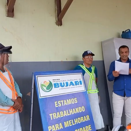 Prefeitura de Bujari entrega EPIs para servidores da Secretaria Municipal de Obras