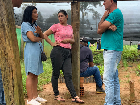 Prefeitura de Assis Brasil realiza reunião com produtores rurais para alinhamento da distribuição de mudas de café