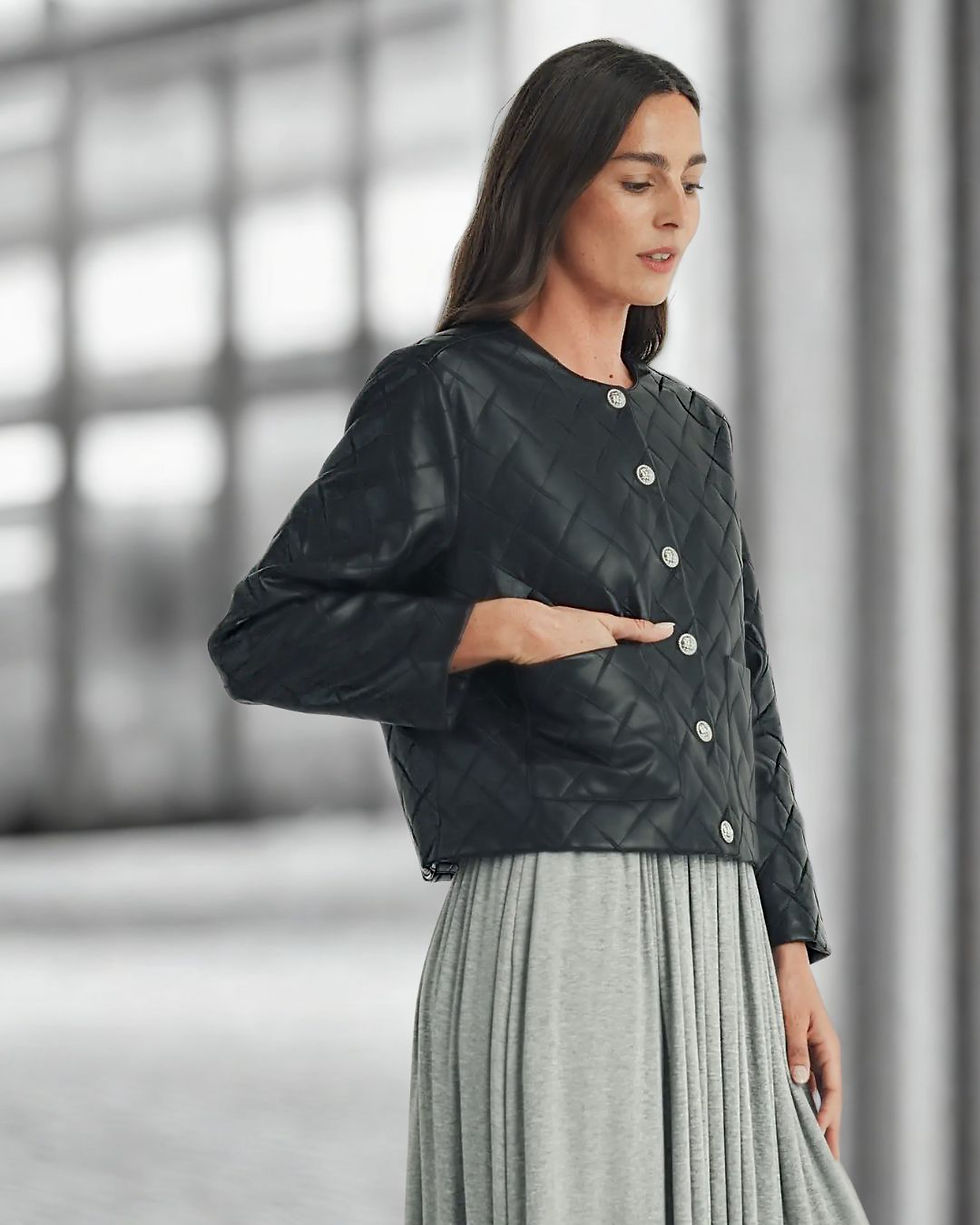 Thumbnail: Women’s vegan quilted jacket with silver buttons