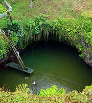 Samoa - To Sua Ocean Trench - Cenote.jpg
