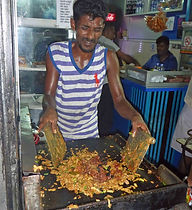 Roti Kottu chef in Colombo.jpg