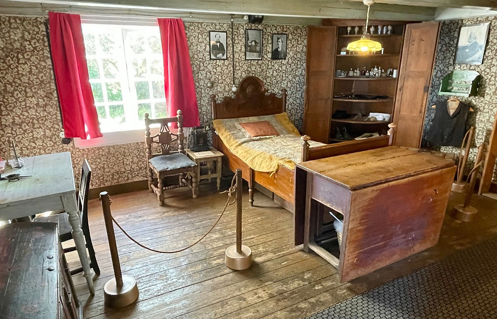 Stue og soverom i ett. Foto: Ralf Haga