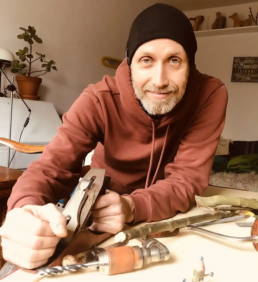 Det blir grafikkverksted med Matias Ring torsdager og lørdager i hele sommer fra kl 12 - 16 i Munchs Museumsbutikk i Åsgårdstrand.