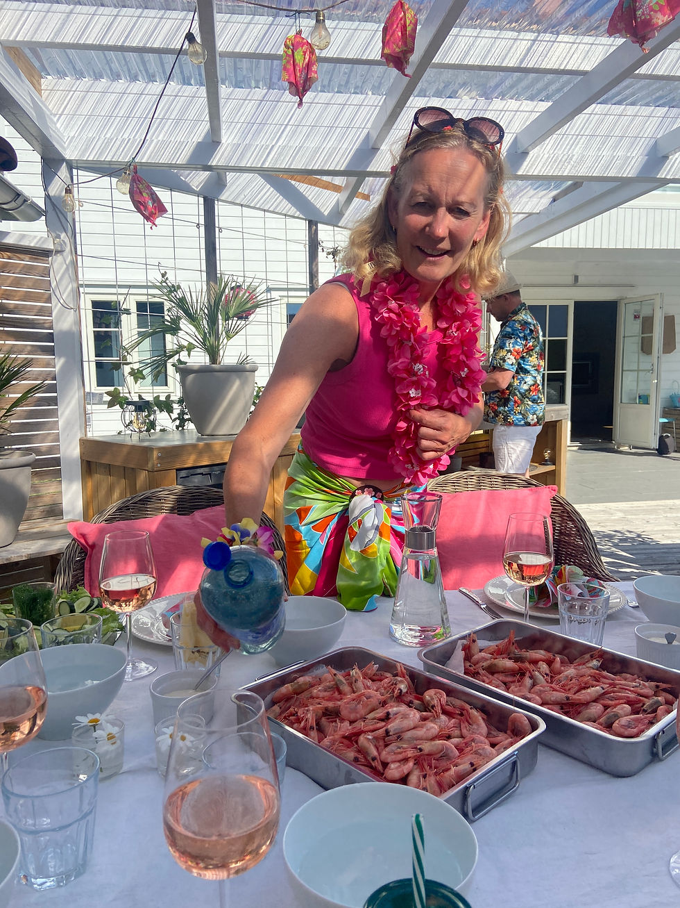Reker og rosé - en ypperlig kombo til en varm sommerkveld.