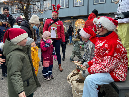 Gledelig julemarked i kulde og kos