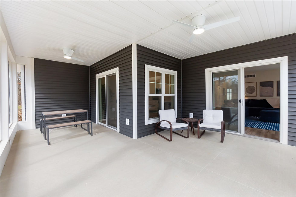 09-Screen Porch.jpg