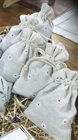 Thumbnail: Sweet Lavender gift set: Dried lavender tied bundle, 3 lavender bags & gift tag