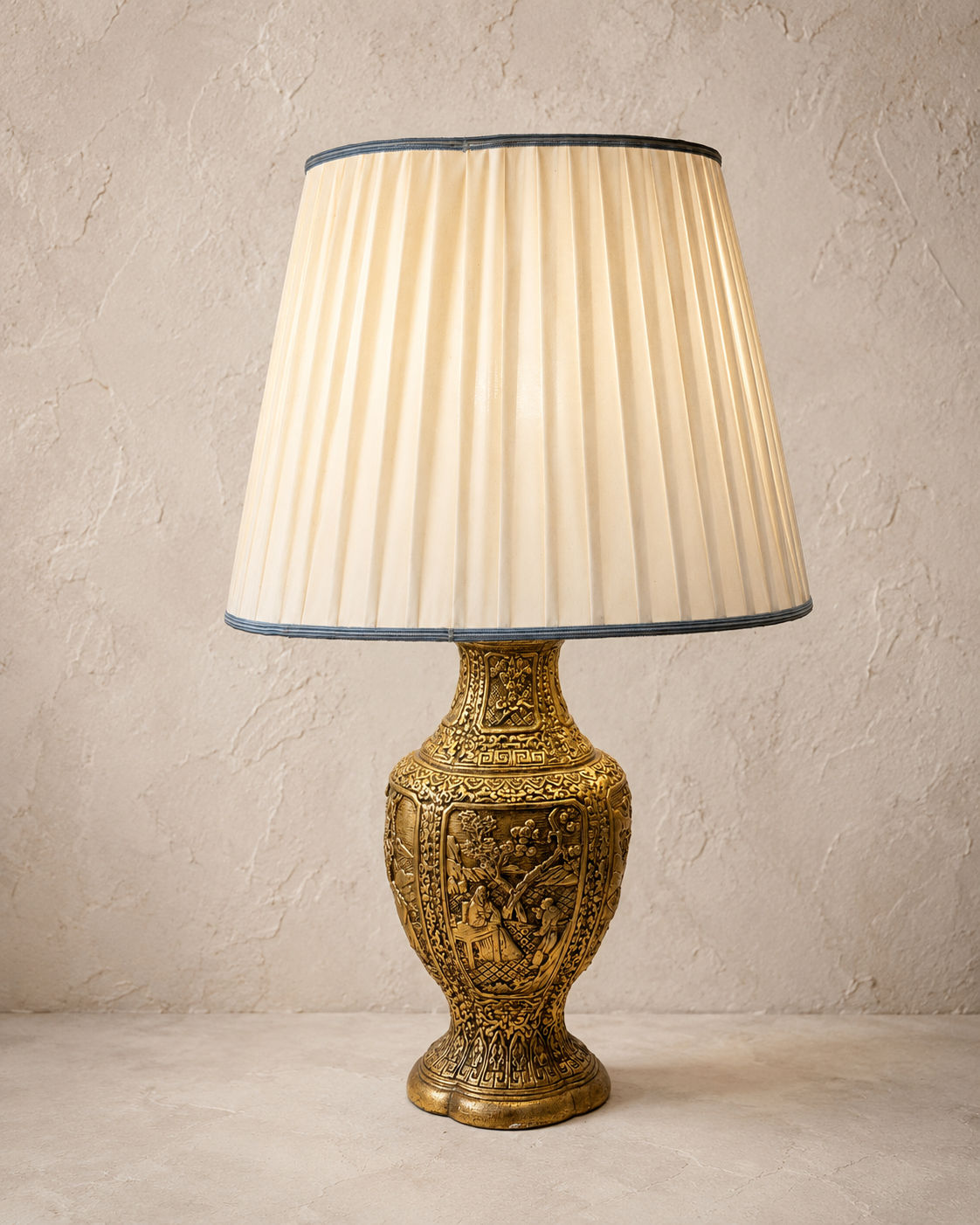 Mid-Century Chinoiserie Table Lamp with Shade