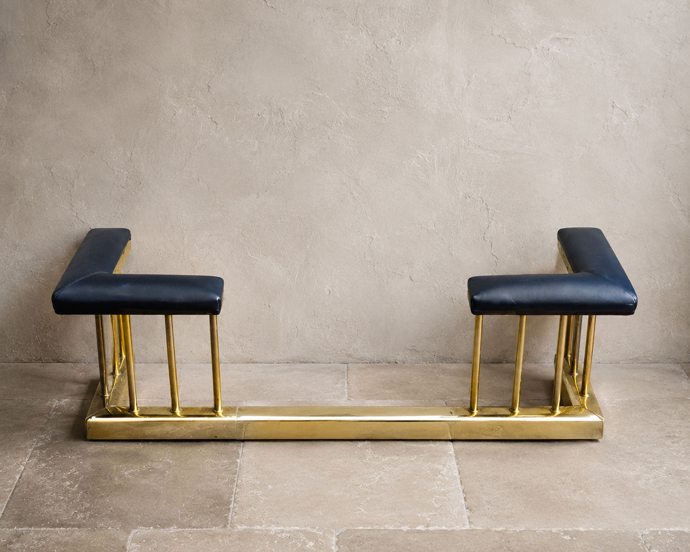 Large Extendable Brass Club Fender with Upholstered Corner Seats
