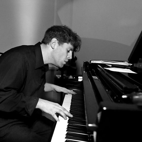 Richie Piano 2.jpeg