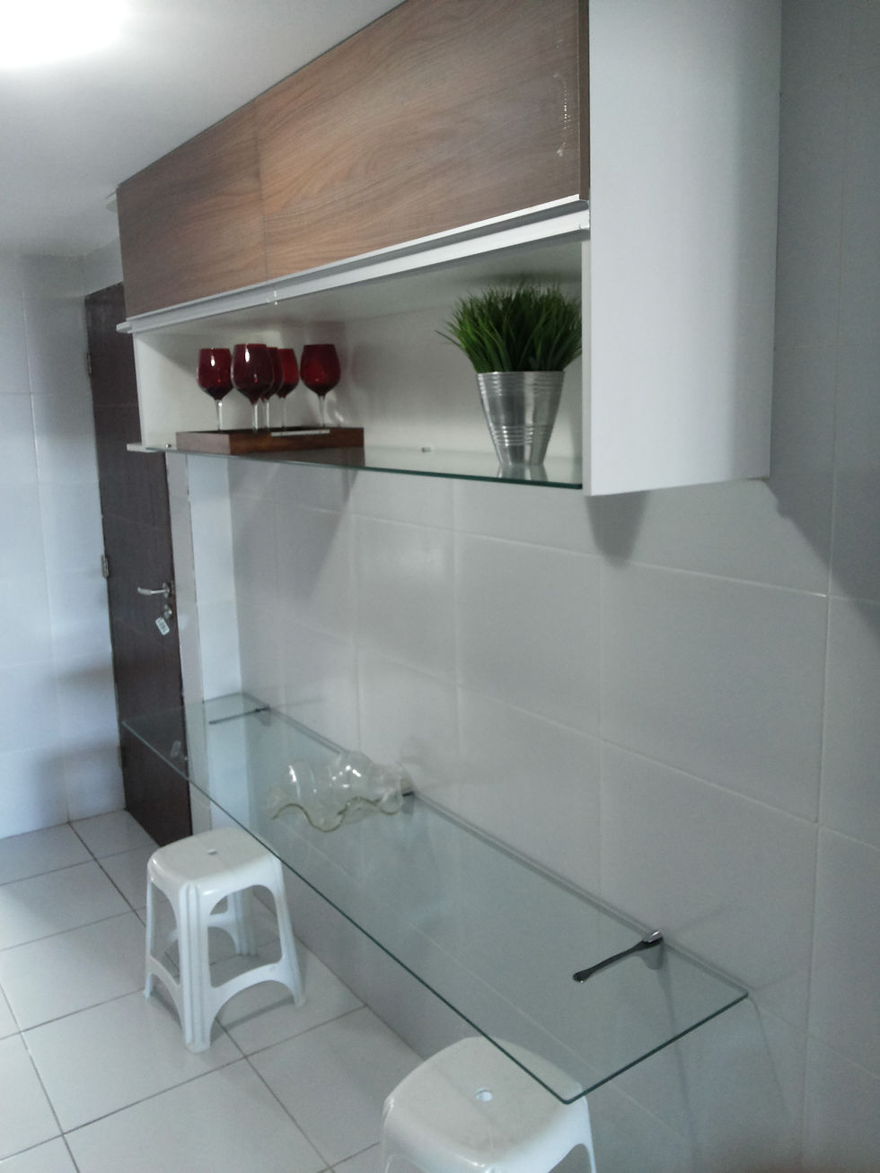Cozinha com porta basculante