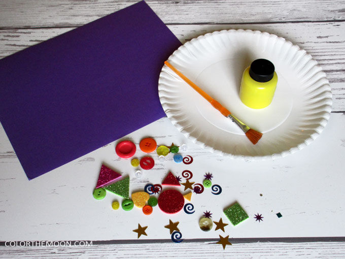This Moana paper plate craft – Tamatoa crab is SO FUN and so easy to make! What a fun Moana craft for kids. This would make a great craft idea for a Moana birthday party too!